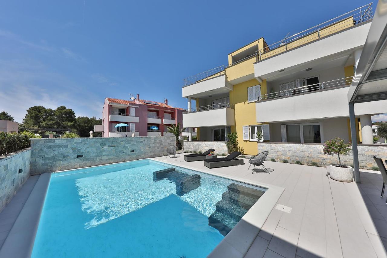 פטרצ'אנה Luxury Villa Nada With Pool מראה חיצוני תמונה